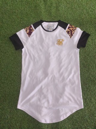 Camiseta SikSilk Barroca Logo Bordado