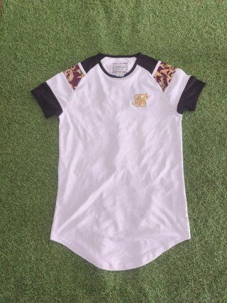 Camiseta SikSilk Barroca Logo Bordado