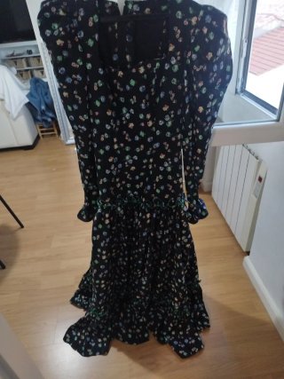 Traje de flamenca negro con estampado floral