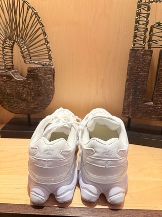 Zapatillas New Balance 9060 Blancas MFLDA