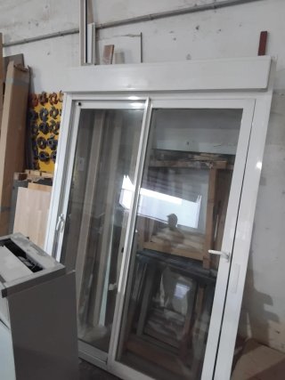 Cierre de aluminio motorizado