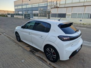 Peugeot 208 2021