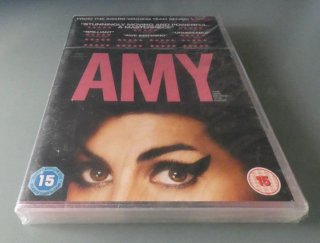 2 DVD Amy Winehouse: The Girl Behind The Name