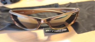 Gafas de sol Arnette marrones y multicolor