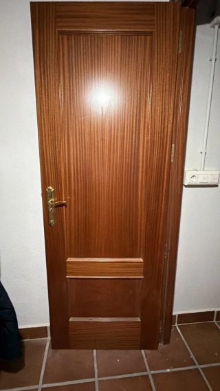Puerta de Roble Oscuro