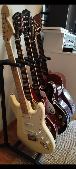 Soporte para 5 Guitarras
