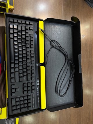 Teclado Corsair K55 RGB Pro