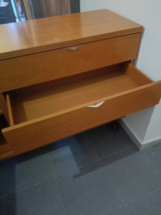 Cómoda Aparador de Madera con Ruedas