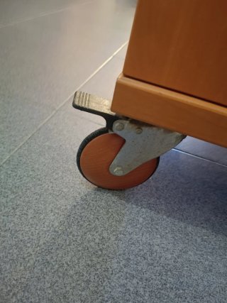 Cómoda Aparador de Madera con Ruedas