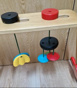 Gimnasio para bebé de madera IKEA