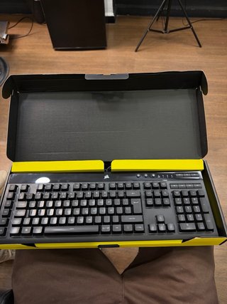 Teclado Corsair K55 RGB Pro