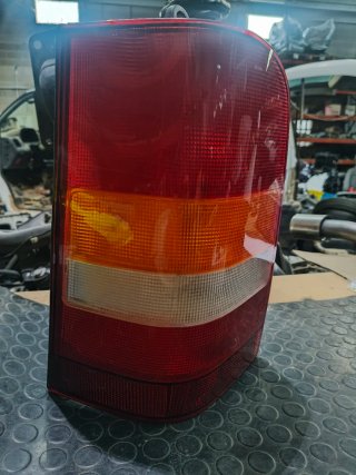 Piloto Trasero Izquierdo Mercedes Vito W638