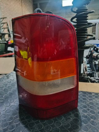 Piloto Trasero Izquierdo Mercedes Vito W638