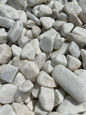 PIEDRA MÁRMOL CANTO RODADO BLANCO 24/40
