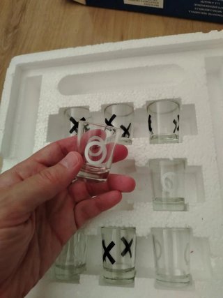 Juego 3 en Raya con Vasos de Chupito