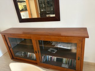 Aparador de Madera con Puertas Correderas