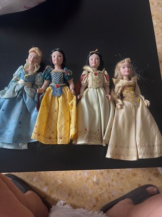 Set de 4 Muñecas de Porcelana Disney
