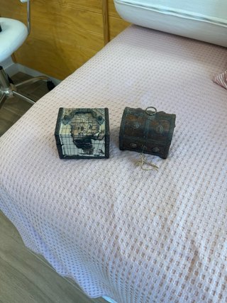 Pareja de cajitas decorativas antiguas