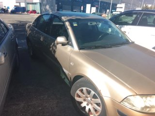 Volkswagen Passat 2002 SOLO TFNO