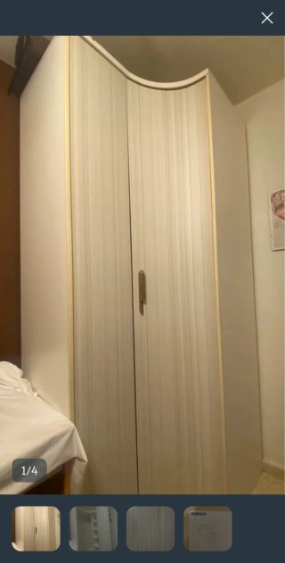 Armario Rinconero de Madera. Medidad en foto