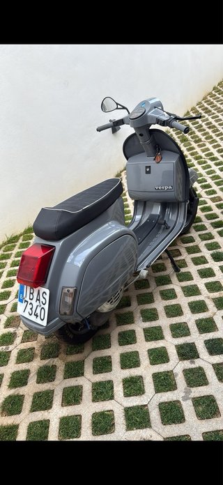 Vespa PK Gris Restaurada