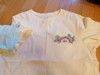 Lote 2 Camisetas Niño Billabong y Quiksilver