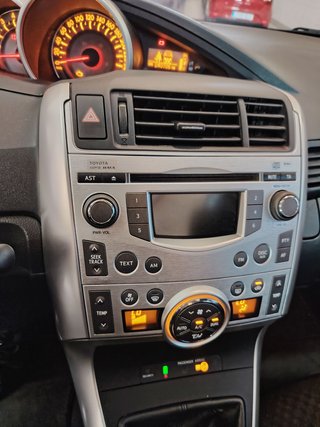 Toyota Verso 2011