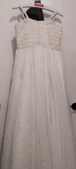 Vestido largo beige y blanco