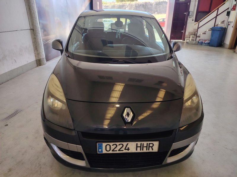 Renault Scénic 1.6 Emotion 2011, foto 2