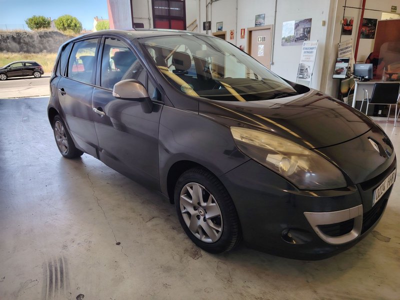 Renault Scénic 1.6 Emotion 2011, foto 3