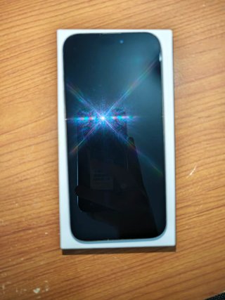 iPhone 16 Pro Max 256GB + 19 Fundas (Impecable)