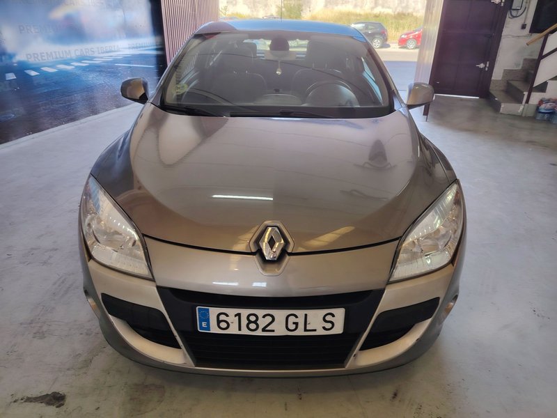 Renault Mégane 1.5 dCi Dynamique 2009, foto 2