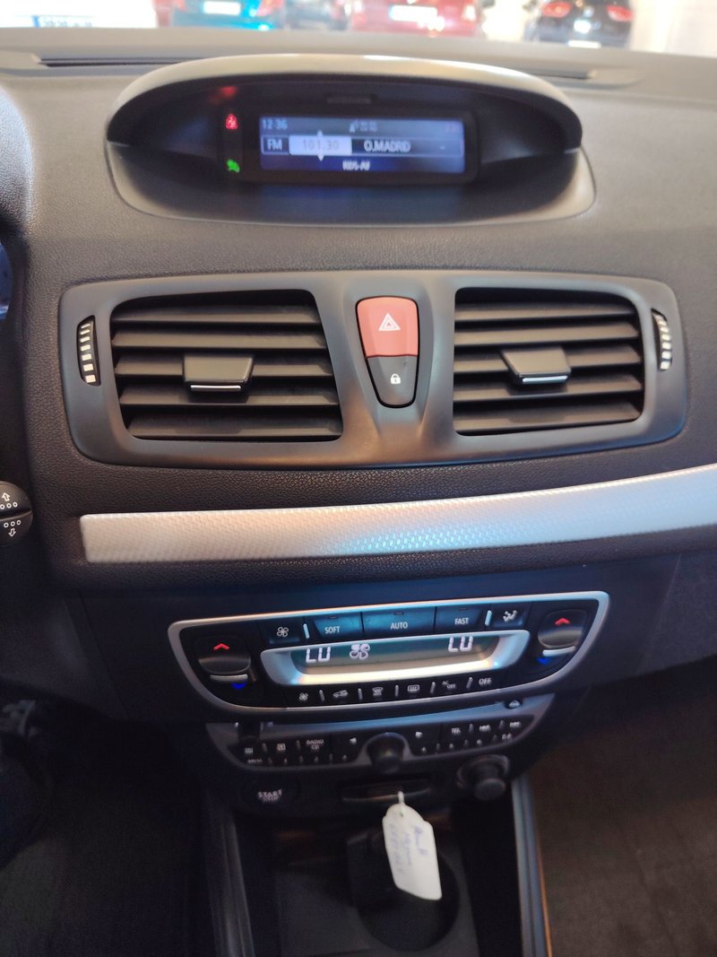 Renault Mégane 1.5 dCi Dynamique 2009, foto 11