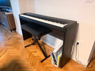 Piano Digital Yamaha P-45 con mueble
