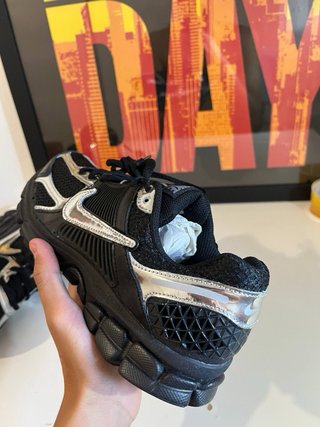 Zapatillas Nike Zoom Vomero 5 Chrome