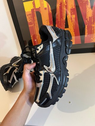 Zapatillas Nike Zoom Vomero 5 Chrome