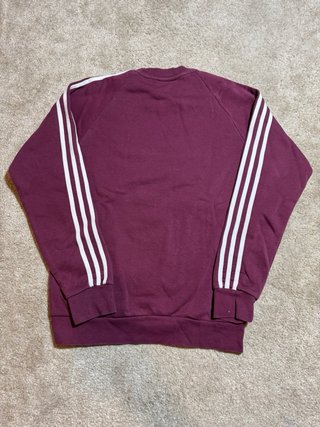 Sudadera Adidas Morada con Rayas Blancas