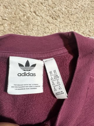 Sudadera Adidas Morada con Rayas Blancas