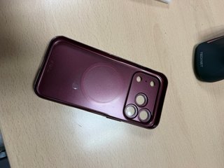 Funda iPhone 15 Pro Burdeos