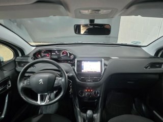 Peugeot 208  active
