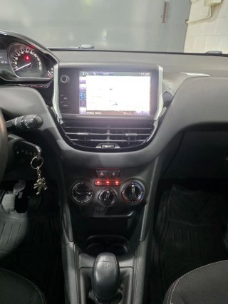 Peugeot 208  active