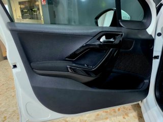 Peugeot 208  active