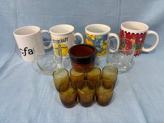 Lote tazas y vasitos de licor
