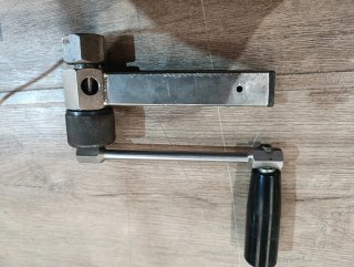 Abocardador para tubos de freno