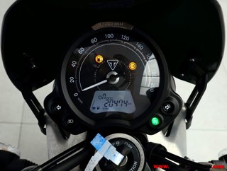TRIUMPH STREET TWIN 900 ¿A2?