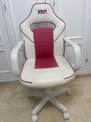 Silla XTR blanca y rosa