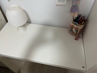 Escritorio Ikea con estante Kallax incorporado