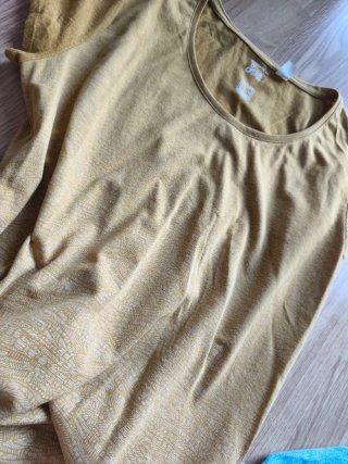 Lote de pantalón corto y dos camisetas