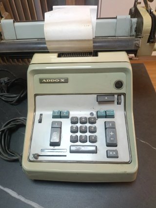 Calculadora Electromecánica Addo-x