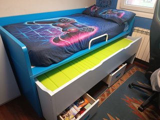 Mueble infantil azul (armario + cama doble)